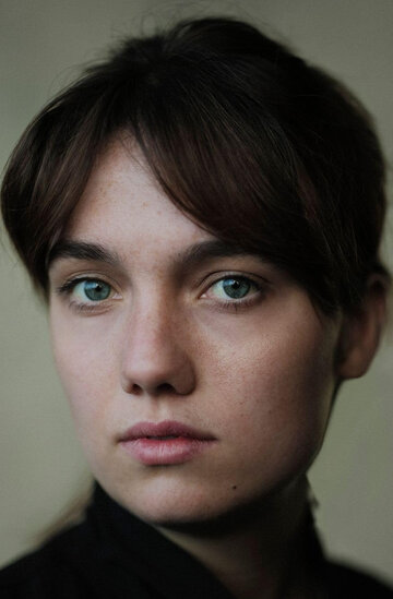 Nell Barlow
