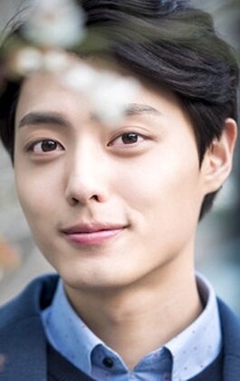 Lee Poong-Yoon