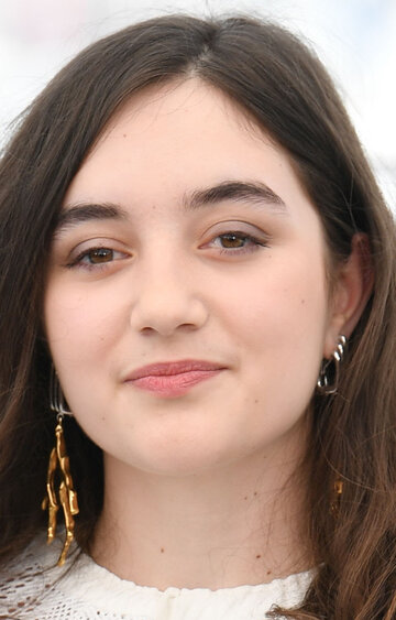 Lu&agrave;na Bajrami