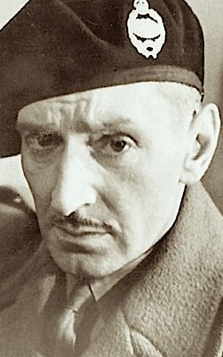М.Е. Клифтон Джеймс
