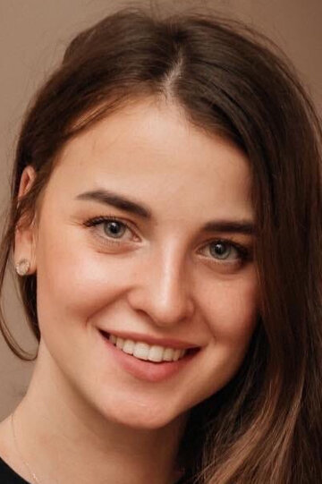 Арина Романова